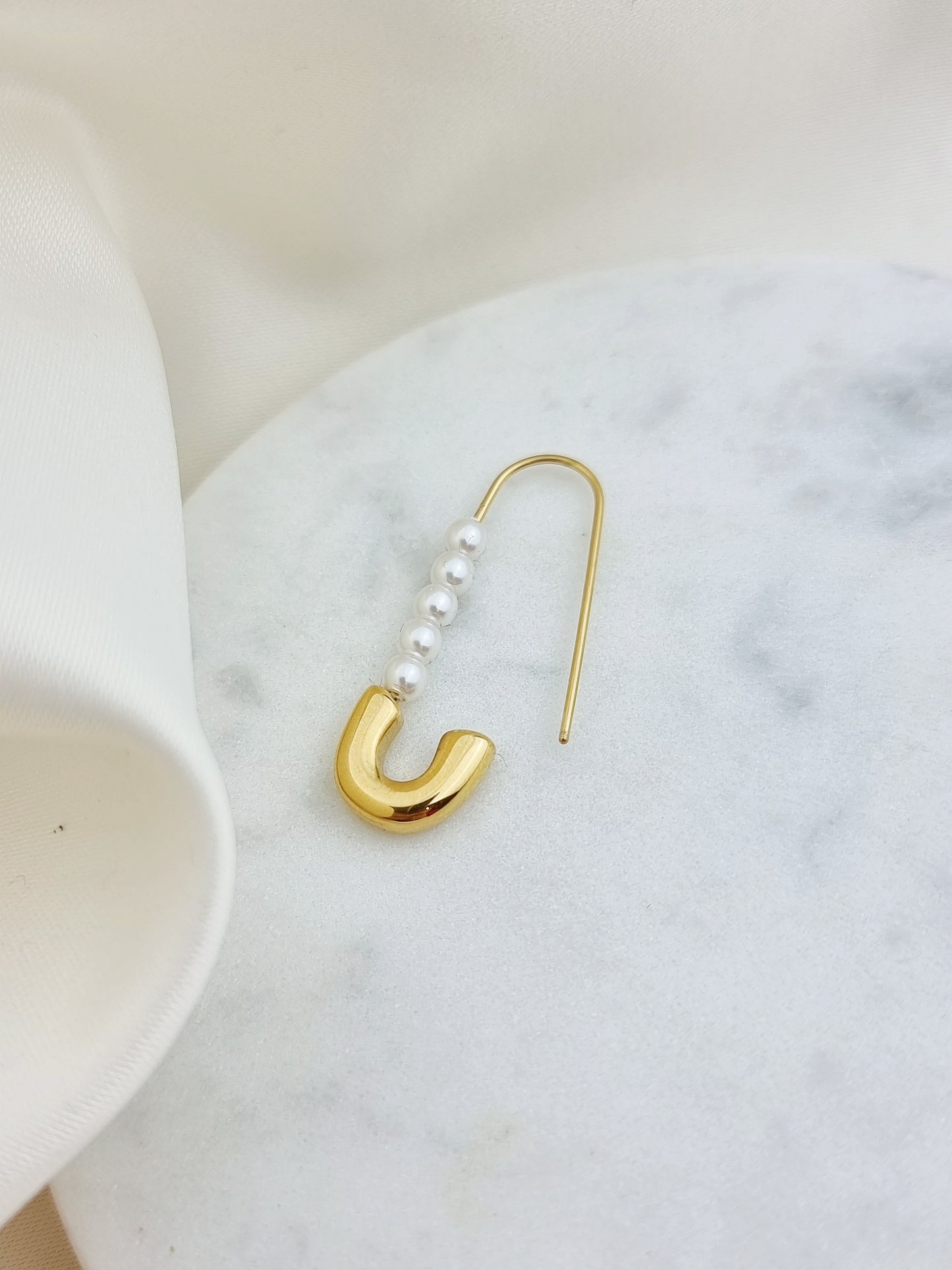 Pearly Safety Pin Earrings 