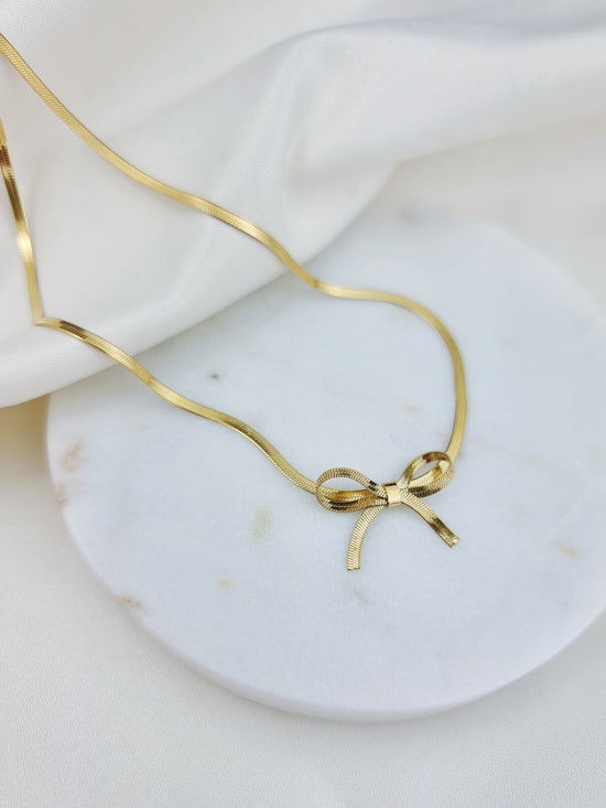 Bow choker necklace