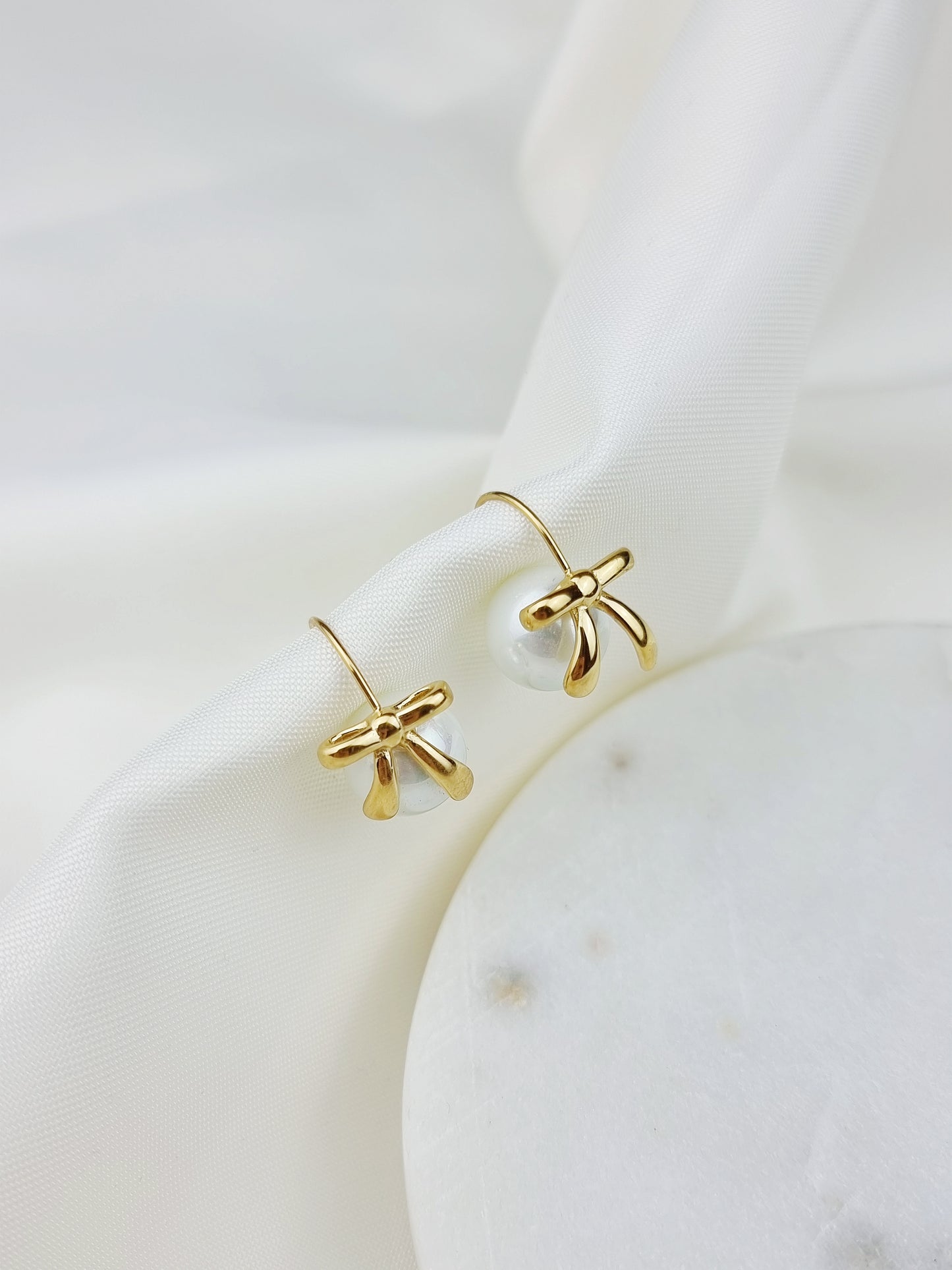 Bow on Pearl Earrings