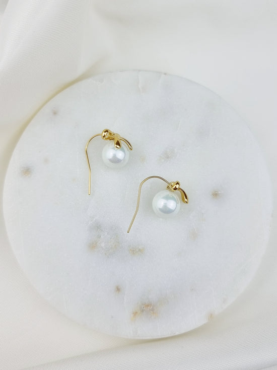 Bow on Pearl Earrings