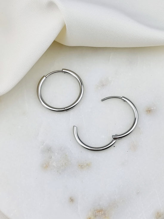 Thick Plain Hoop 18mm