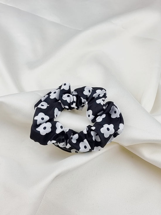 Flower organza scrunchie