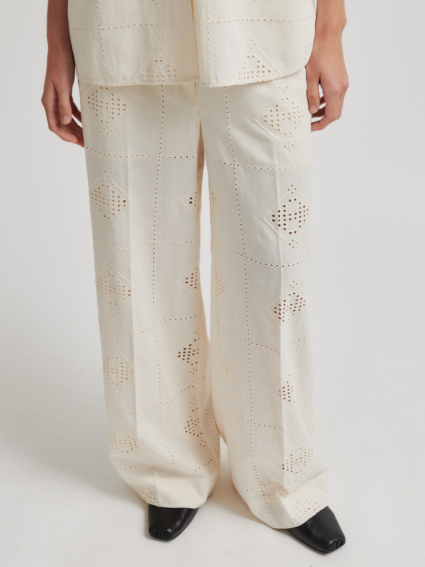 SECOND FEMALE Aries Trousers