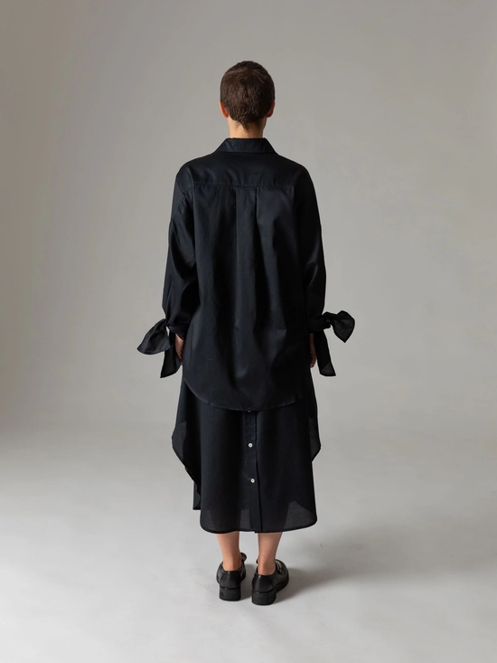 JANA WIELAND Dawn Bow Sleeve Shirt / Eclipse Black - S - Hemd