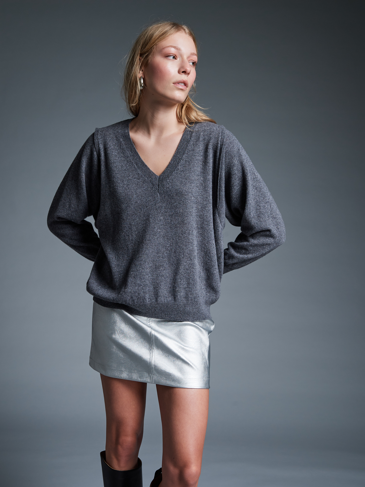 FLOOR Sweater V-Neck