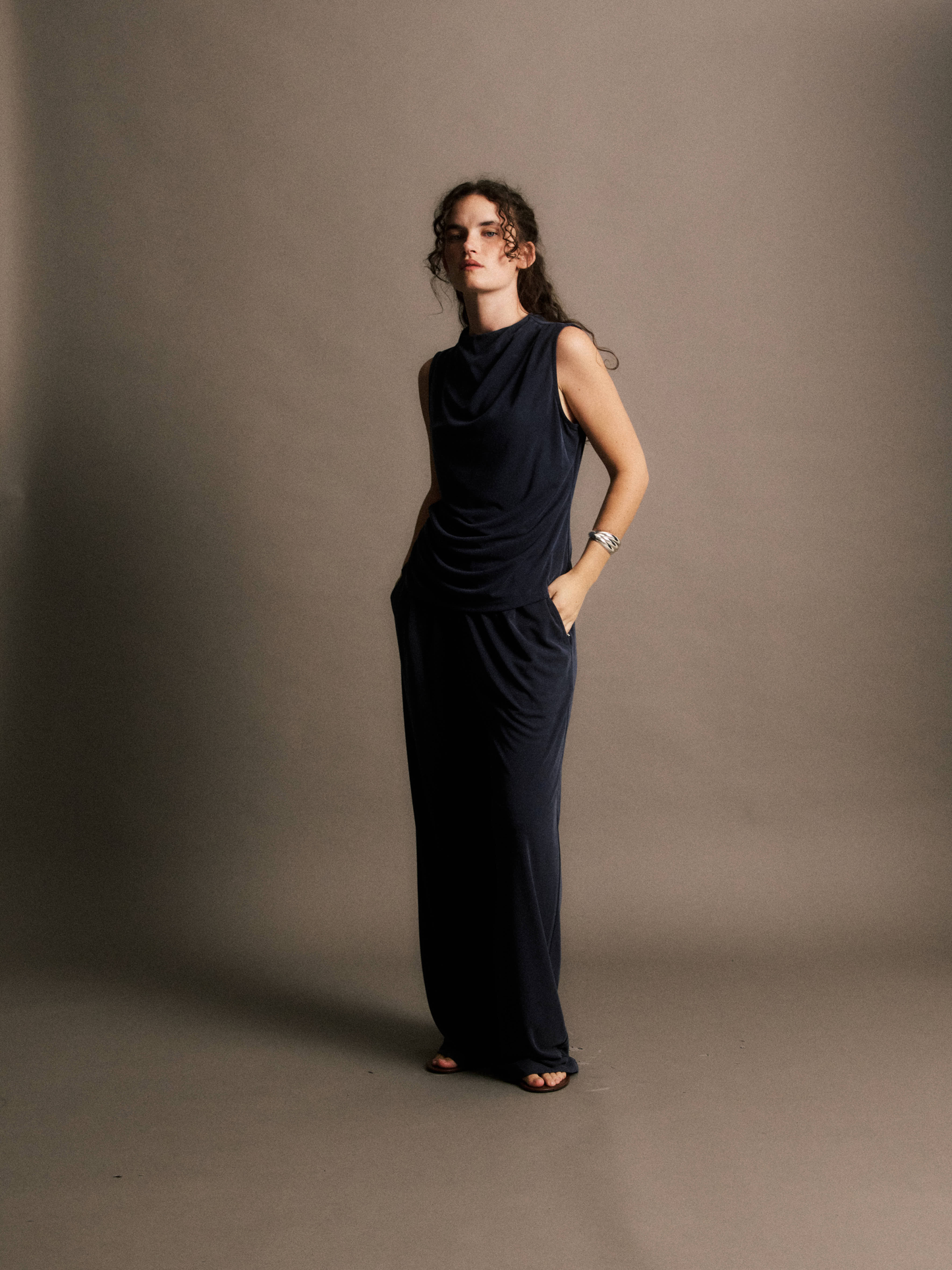 JIJI STUDIOS Denis Top