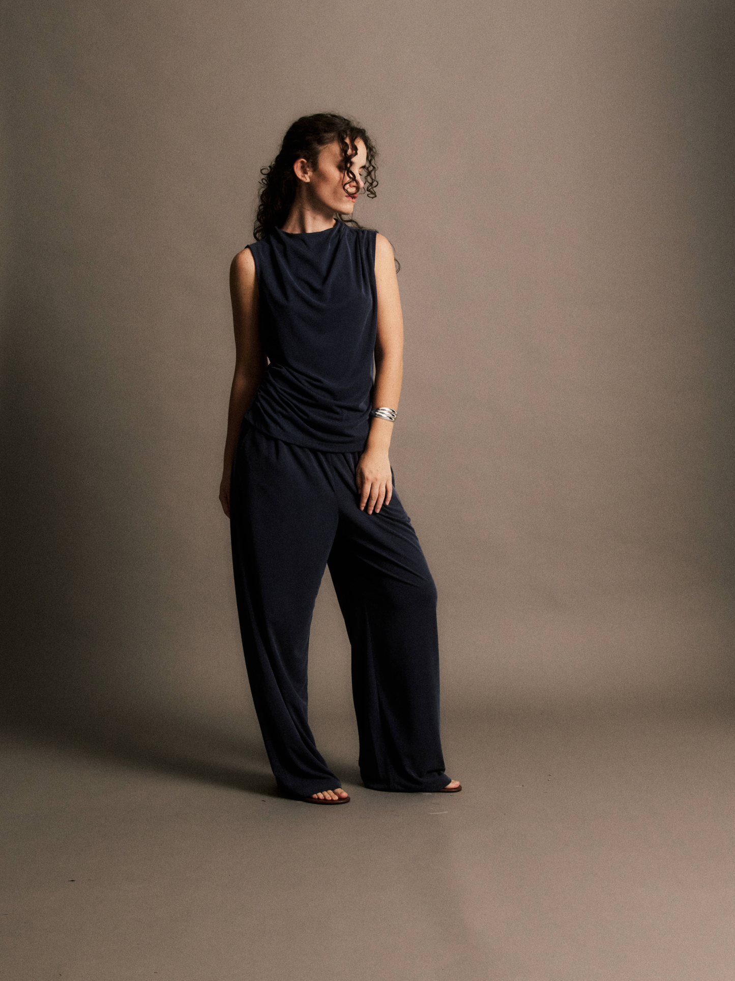 JIJI STUDIOS Denis Top