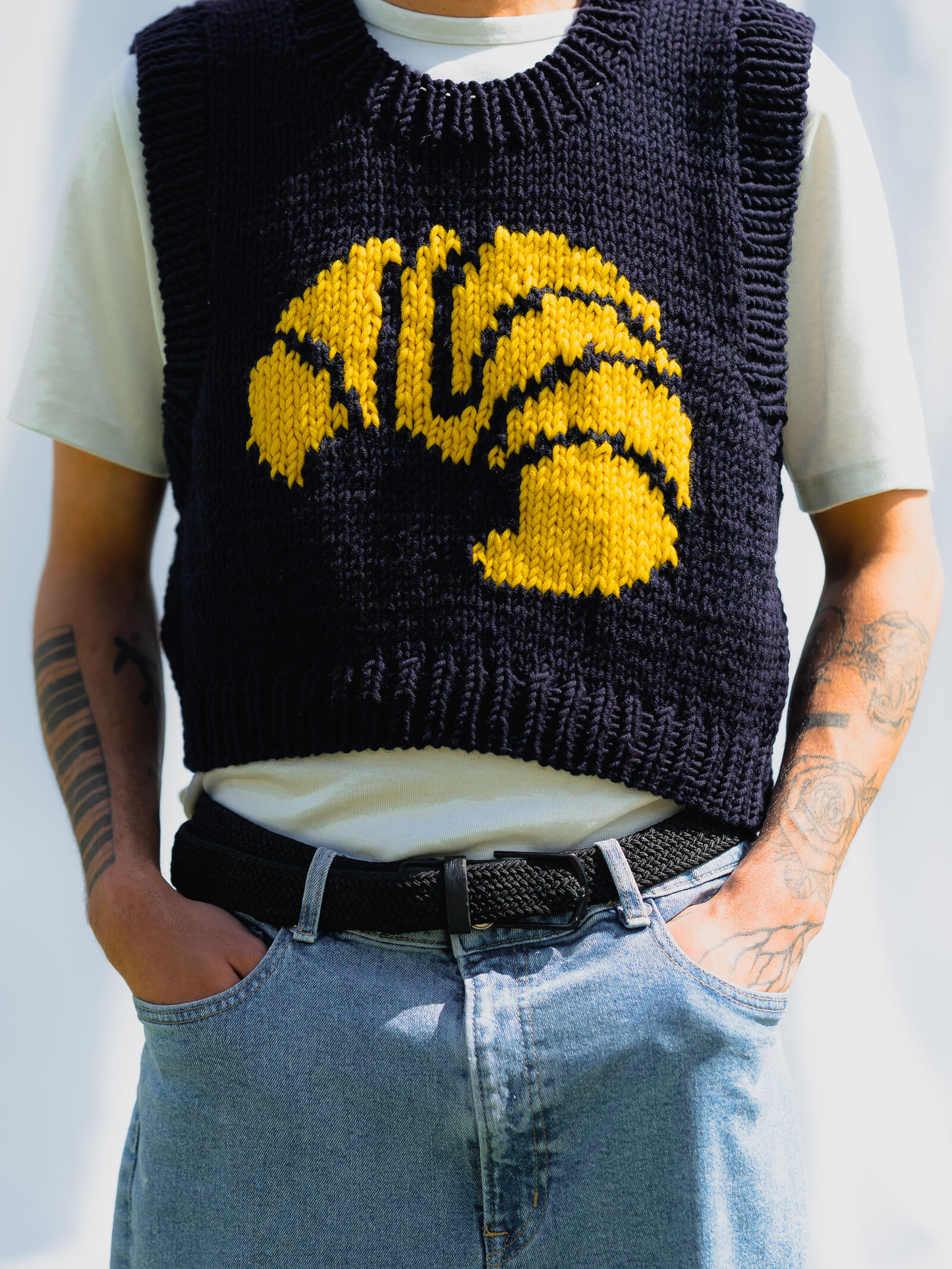 ROMANDO Croissant Sweater Navy Blue/Yellow - Strick