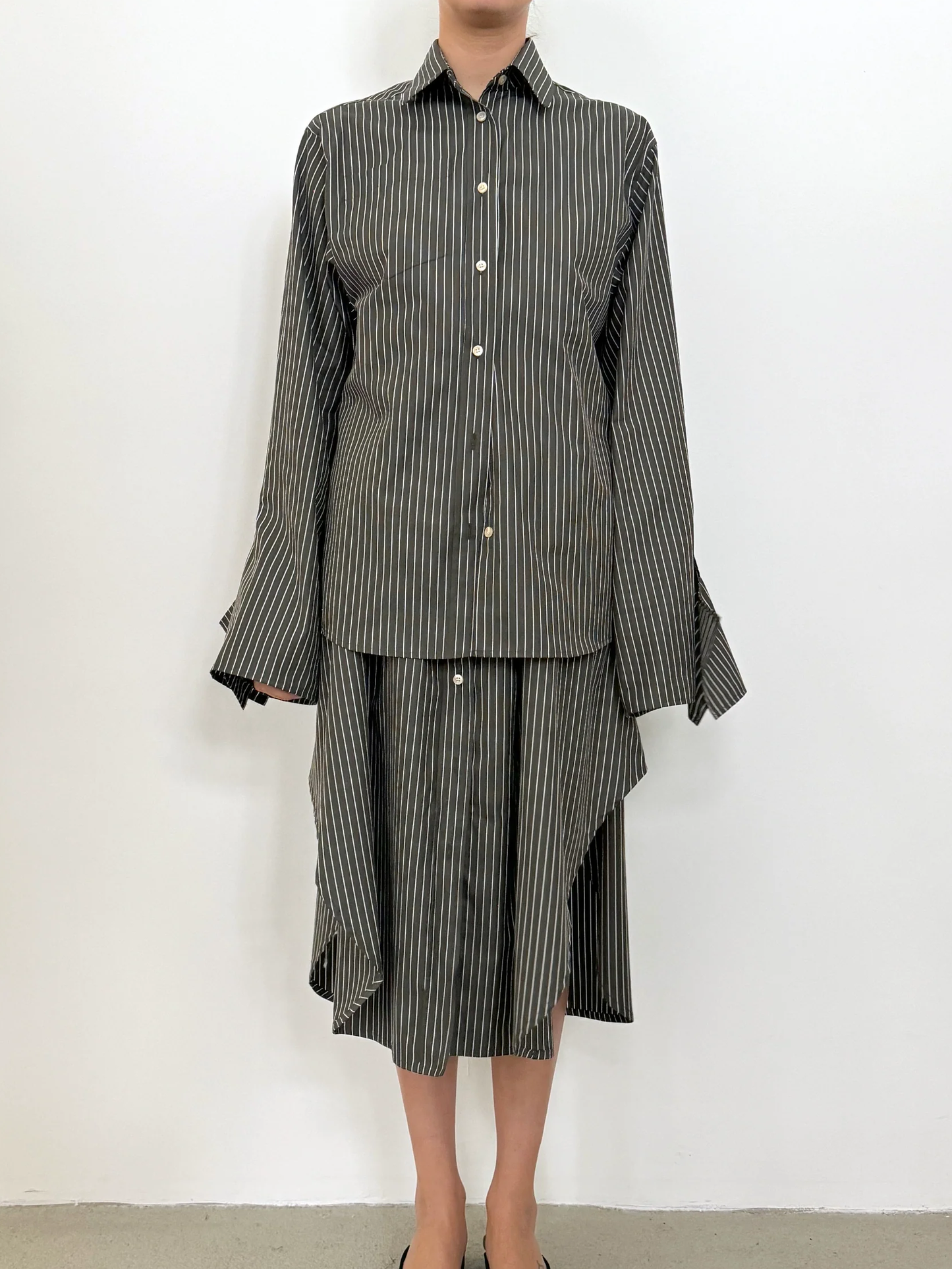 JANA WIELAND Bow Sleeve Shirt / Black Pinstripe - S - Hemd