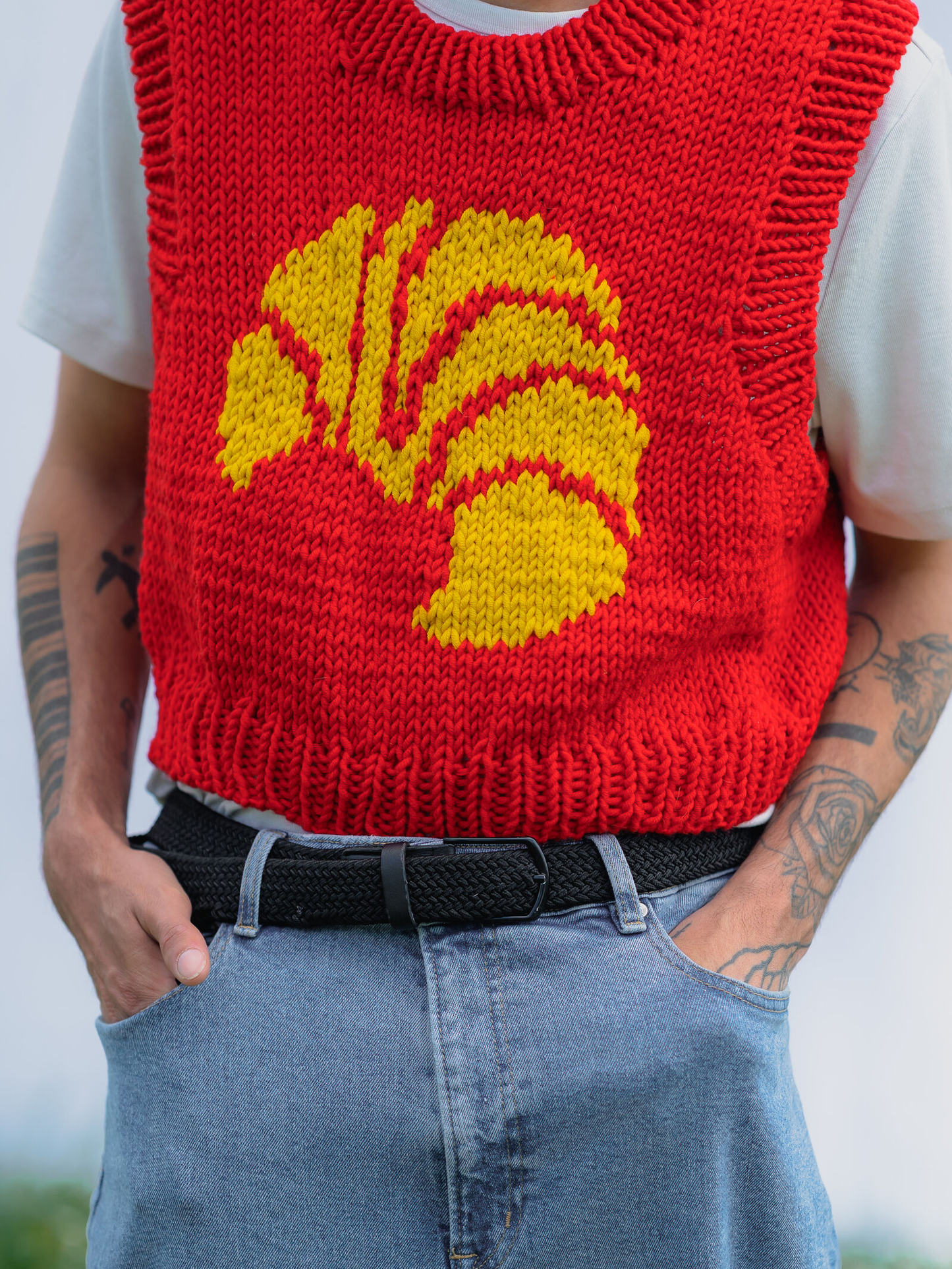 ROMANDO Croissant Sweater Red/Yellow - Strick