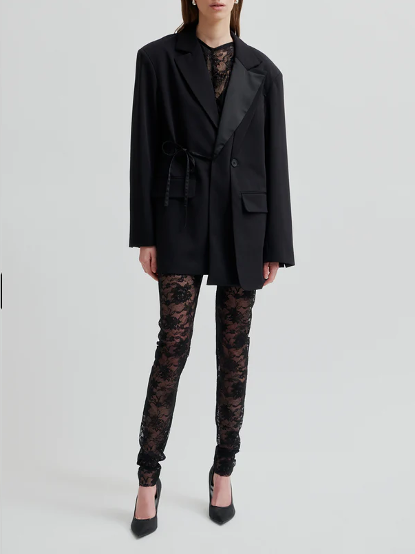 SECOND FEMALE Social Leggins