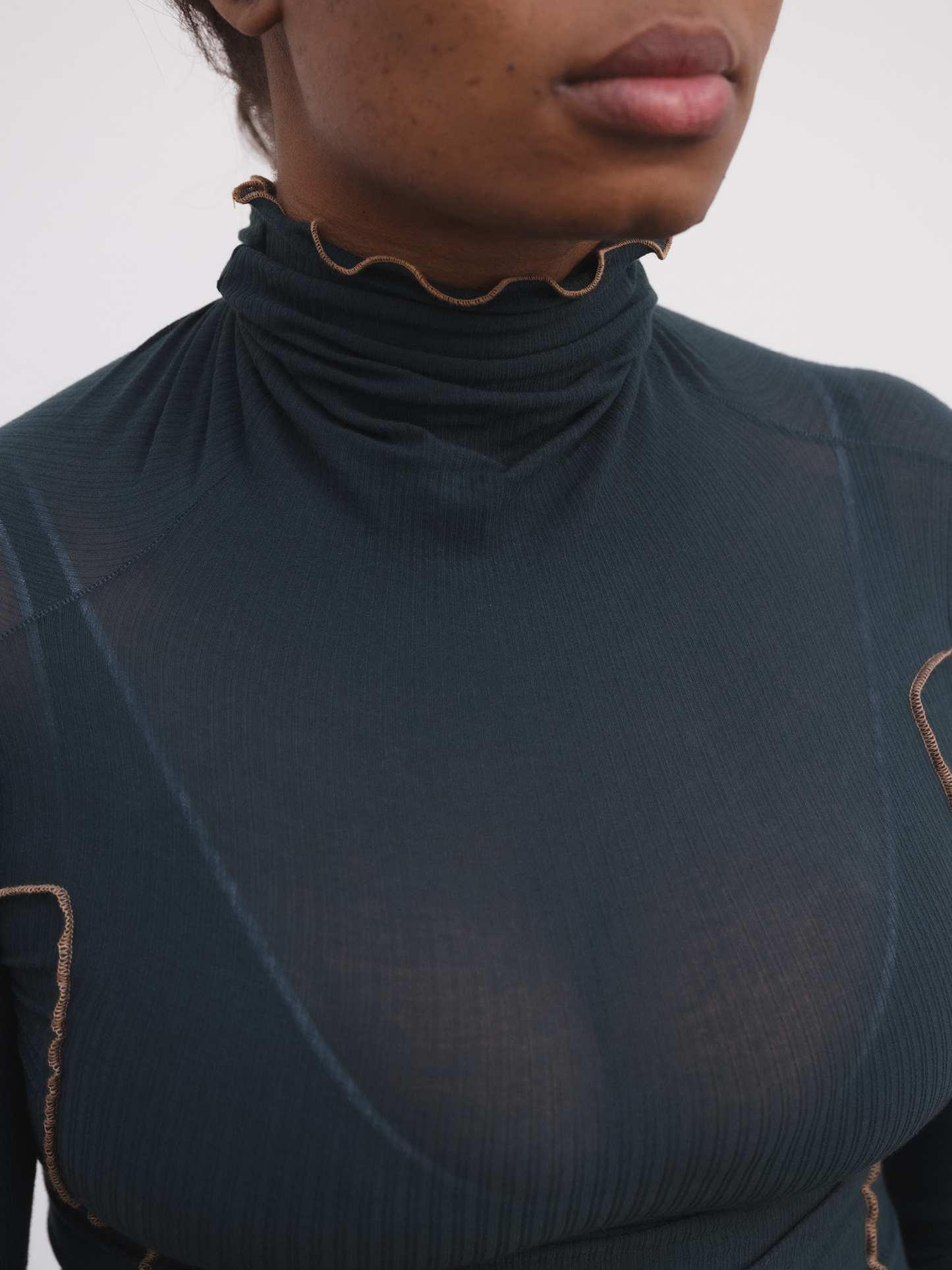 BASERANGE Omato Turtleneck - Hirsu Green
