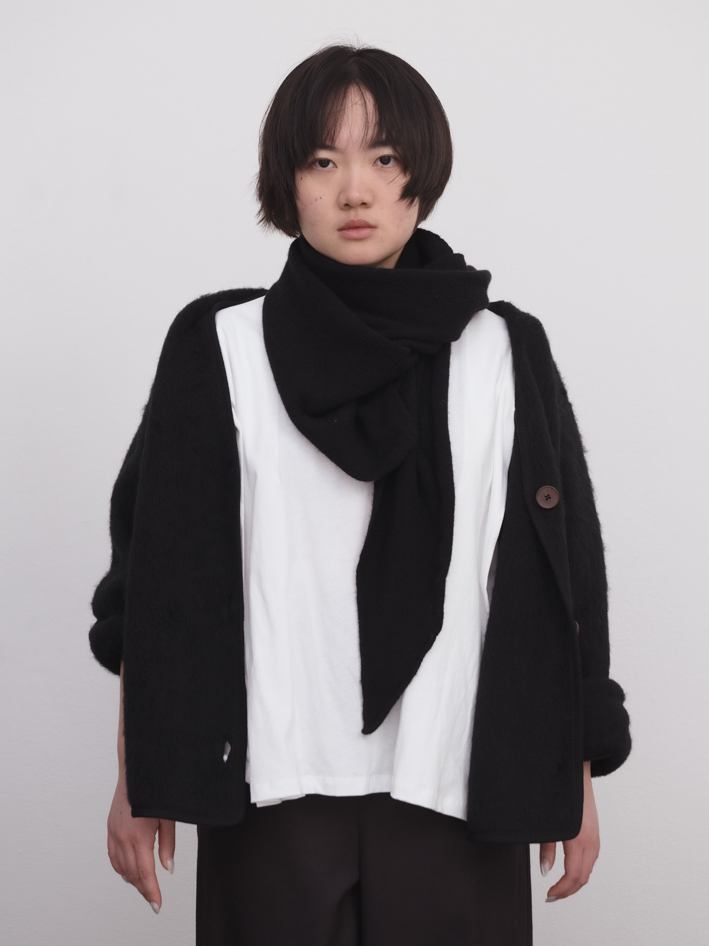 BASERANGE Trin Scarf - Black