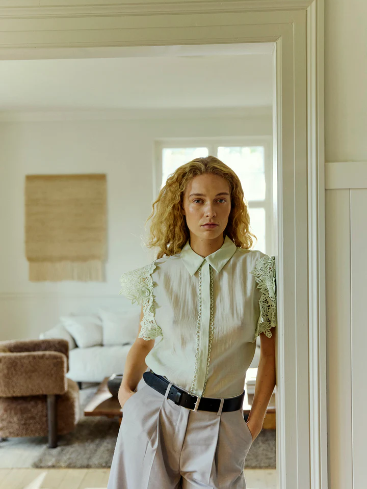 COPENHAGEN MUSE CMMolly Boxy Short Sleeved Shirt Green Tint