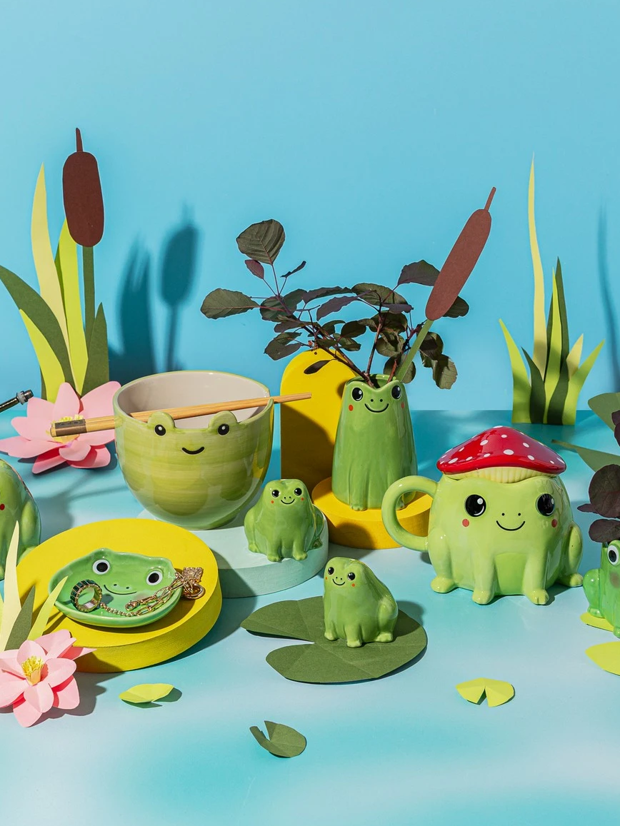 Mini Frog Vase
