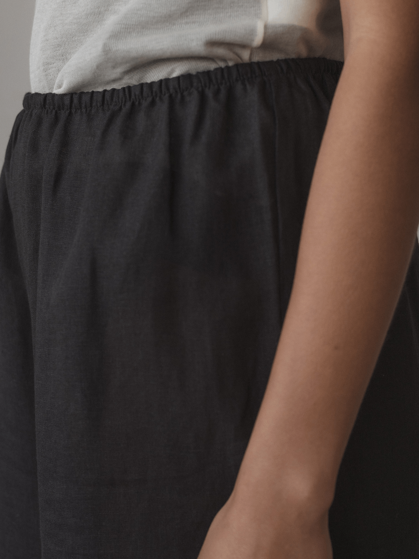 BASERANGE Sheer Linen Stoa Pants - Black