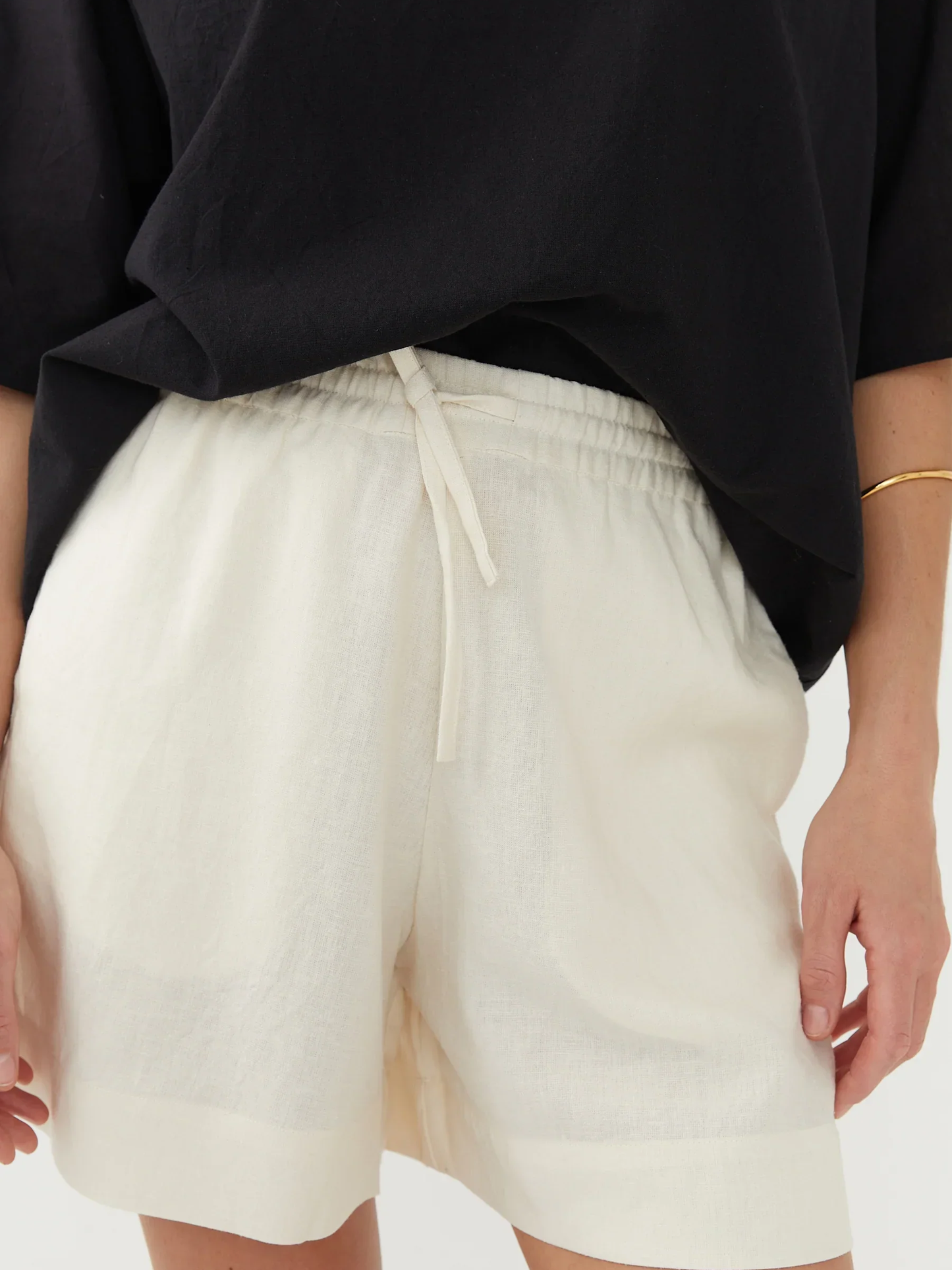 THE SLOW LABEL Drawstring Shorts Ecru