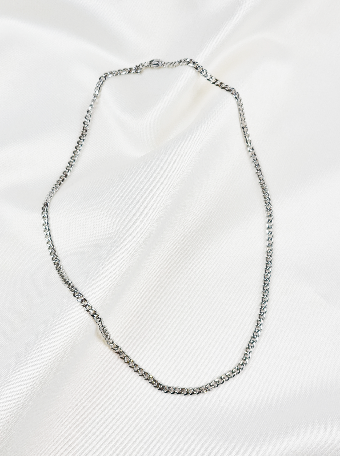 Load image into Gallery viewer, Delicate Cuban Link Necklace 3mm
