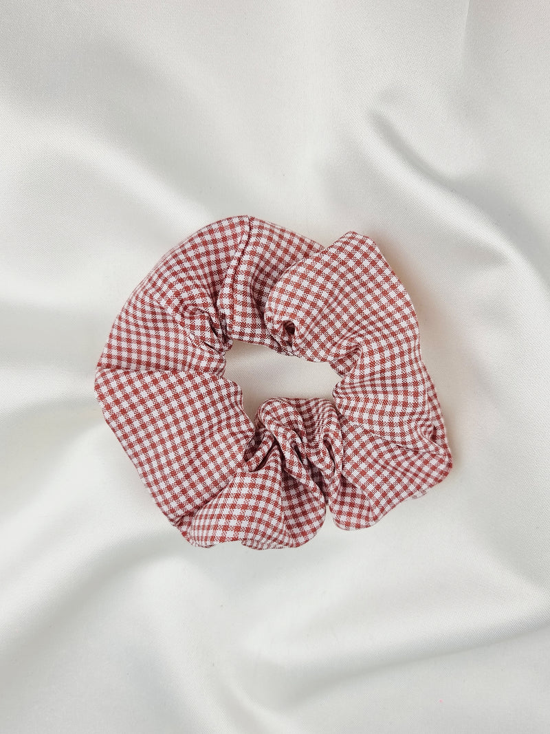 Picnic Scrunchie - Red - Scrunchie