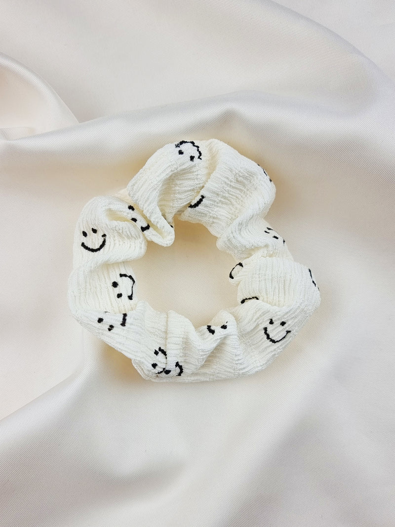 Ribbed Smiley Scrunchie - White - Scrunchie