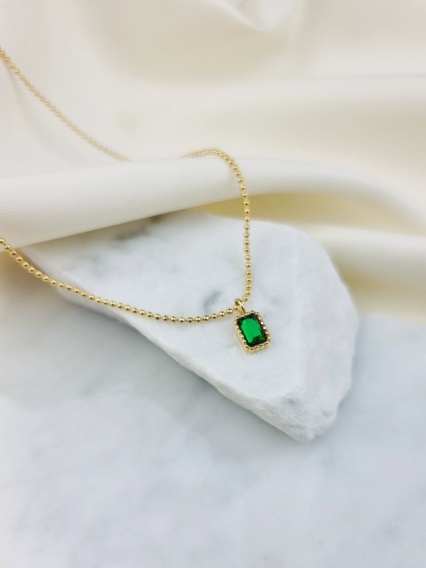 Emerald Baguette Halskette