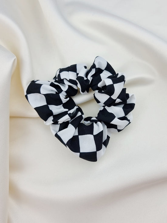 Load image into Gallery viewer, Checked Cotton Scrunchie
