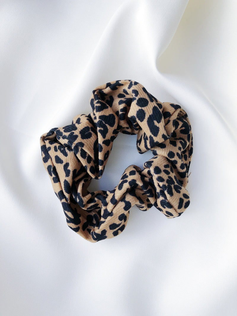 Velvet Leo Scrunchie - Brown - Scrunchie